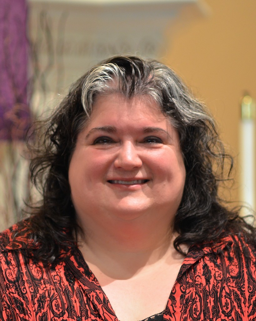 Pastor Kris Snyder-Samuelson